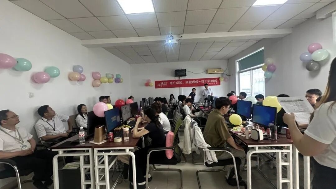 筑梦启航，共赴新程 &mdash;&mdash; 梦想蓝途AIUE2605班开班仪式圆满举行
